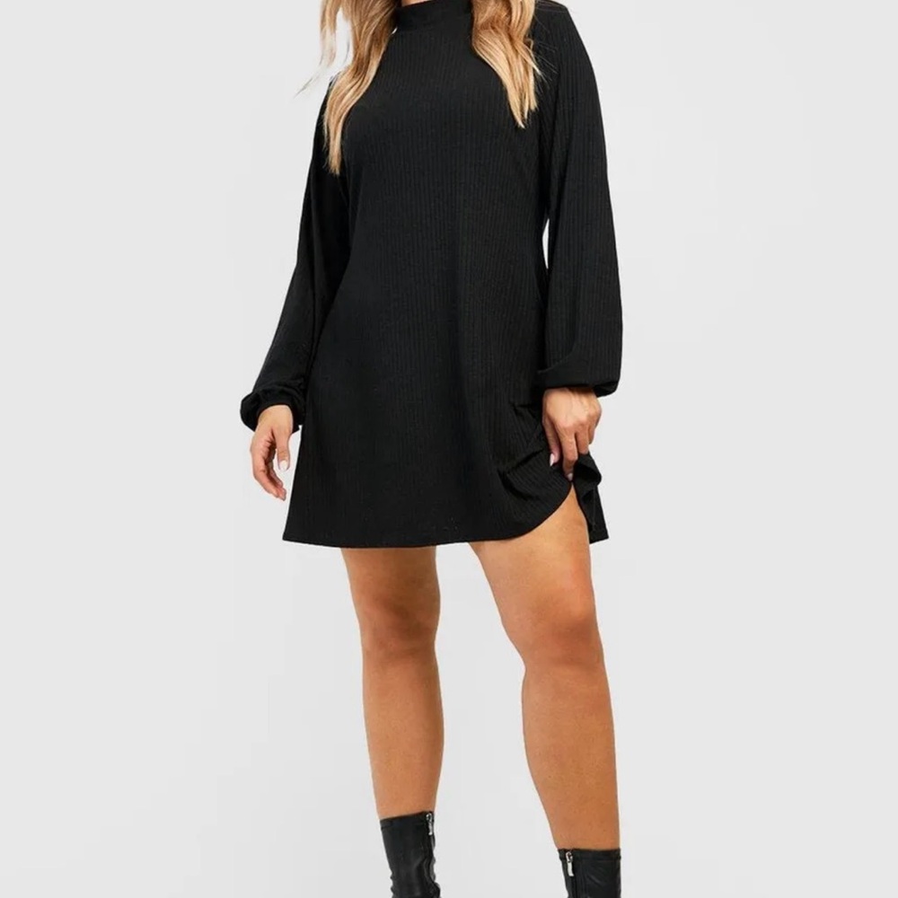 Boohoo Women’s Plus Size Black Long Sleeve Flowy Dress Size 22